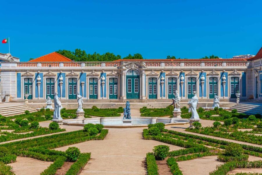 Queluz: National Palace and Gardens E-Ticket & Audio Guide - Medallions Lake and the garden loop: where the tour becomes scenic