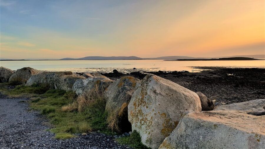 Rail Tour: The Cliffs of Moher & Bunratty Castle Tour - Galway Bay and Galway city: making the most of limited time