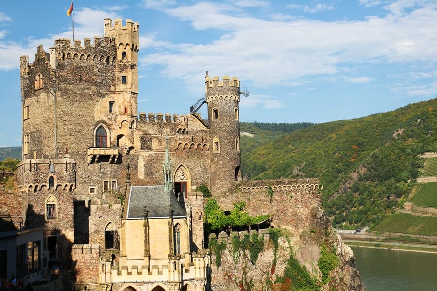 Rhine Valley Castles: 1.5-Hour Boat Tour from Rüdesheim - Assmannhausen and the Pinot Noir slopes: wine scenery that actually matters