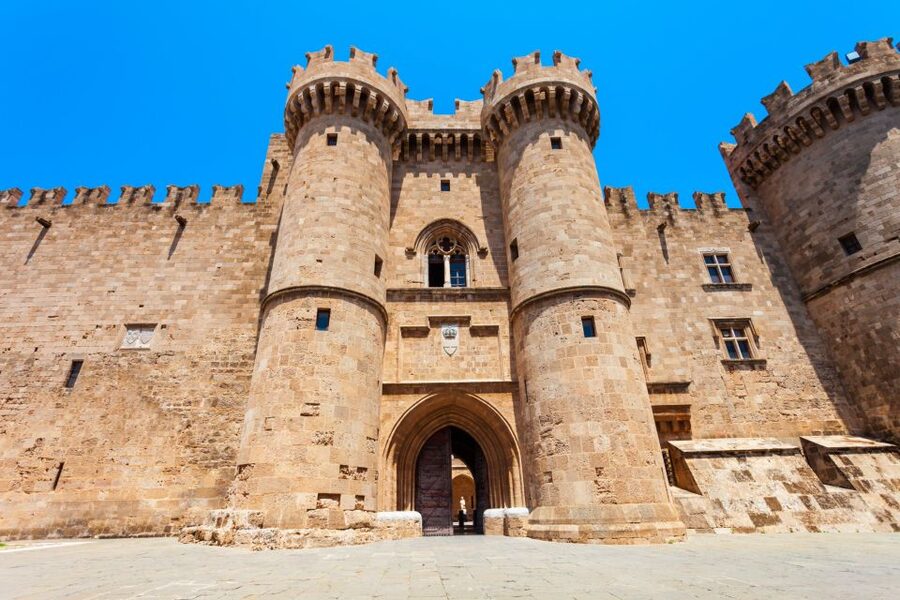 Rhodes: Palace of the Grand Master E-Ticket & Audio Tour - Entering the Palace: entrance, courtyard, chapel, and the halls beyond