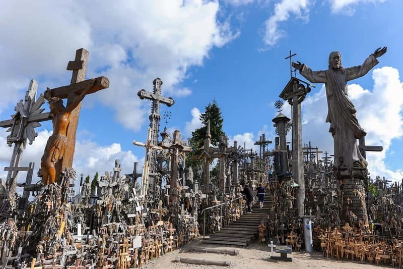 Riga: Hill of Crosses, Guided Rundale Palace & Bauska Castle - A Riga-to-the-Balts route that actually has a point