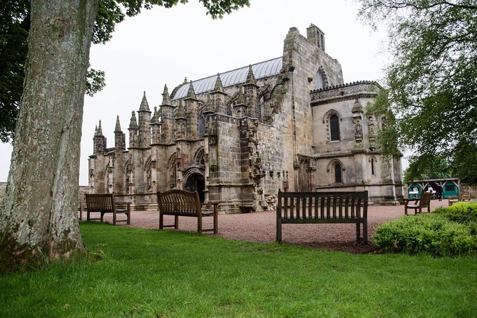 Rosslyn Chapel, Dunfermline Abbey and Stirling Castle Day Tour - A 9-hour trio that turns Scotland from maps into landmarks