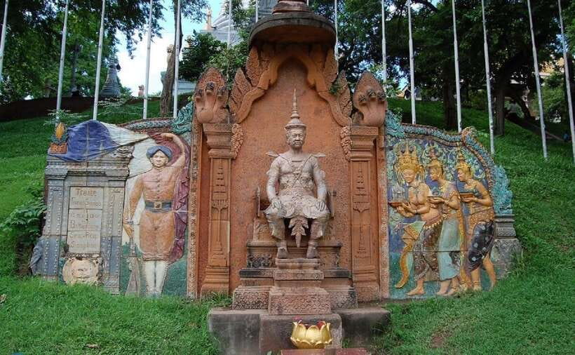 Royal Palace, National Museum & Wat Phnom with Private tour - National Museum: Khmer and Angkor art beyond the usual tourist loop