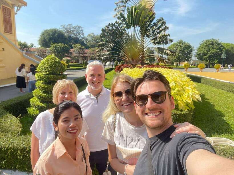 Royal Palace, National Museum & Wat Phnom with Private tour - The private guide advantage: real explanations, real comfort
