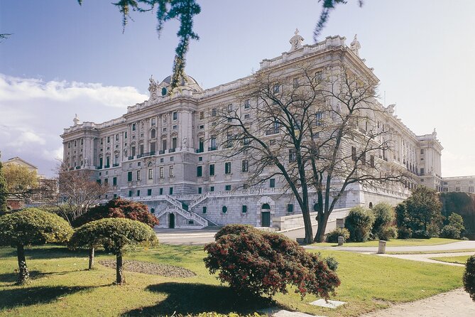 Royal Palace of Madrid Early Entrance Tour Skip-The-Line Ticket - Early access at Palacio Real: why it changes the whole visit