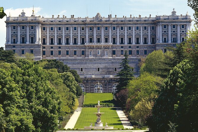 Royal Palace of Madrid Early Entrance Tour Skip-The-Line Ticket - The palace’s big attractions: art, arms, crowns, and the Royal Pharmacy