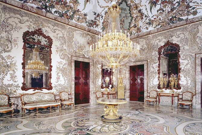 Royal Palace of Madrid Early Entrance Tour Skip-The-Line Ticket - Your 90 minutes inside: what the guided route is really doing