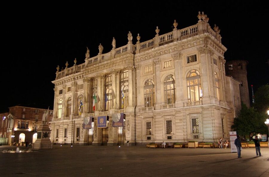Royal Palace of Turin and Palazzo Madama Night Guided Tour - Why this evening tour feels different in Turin