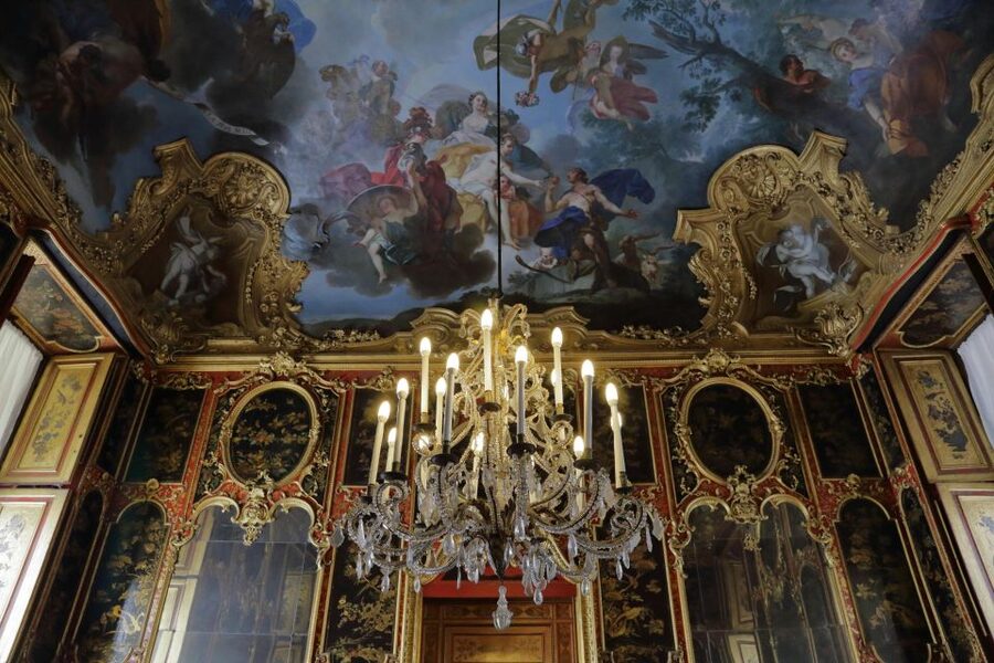Royal Palace of Turin Skip-the-Line Ticket and Guided Tour - Pacing, possible closures, and photo rules to plan around