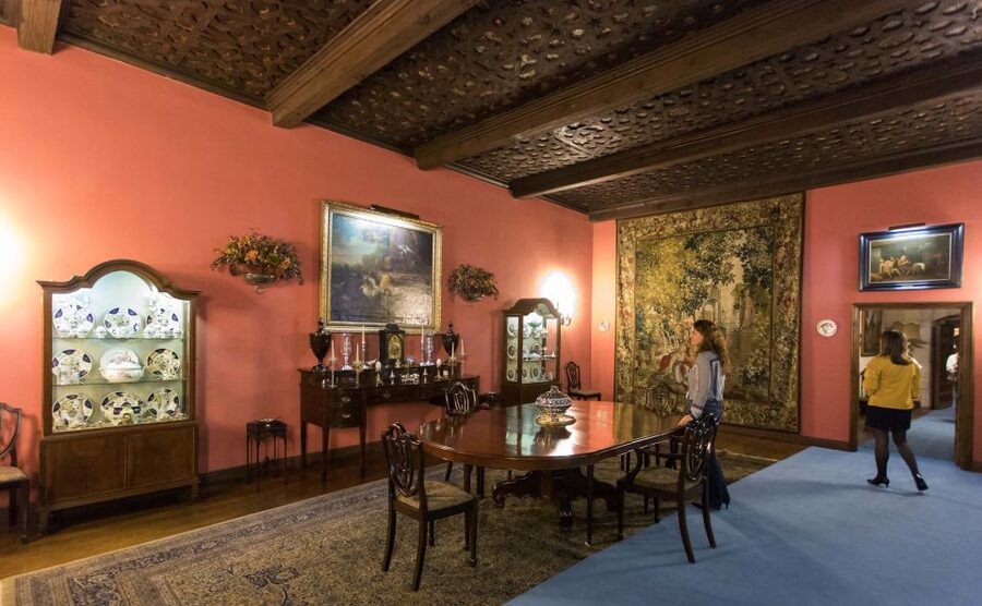 Salamanca: Monterrey Palace Audio-Guided Tour - Who this tour suits best (and who should think twice)