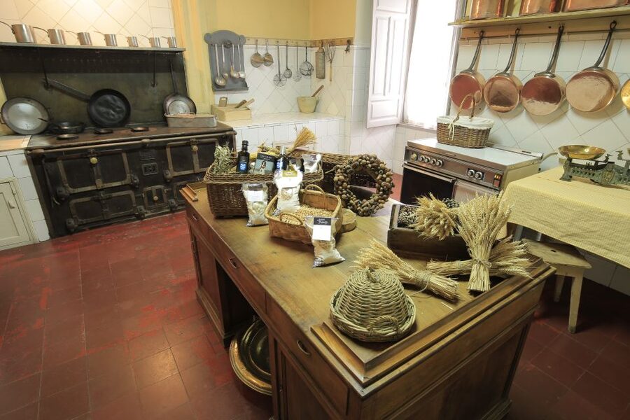 Salamanca: Monterrey Palace Audio-Guided Tour - Optional deeper look: kitchens and servants’ quarters (staff perspective)