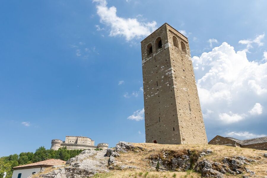 San Leo: Fortress Entry Ticket and Cagliostro's Prison - The Vasari/Medici Fresco Replica: A Clever Way to Place the Fortress in Time