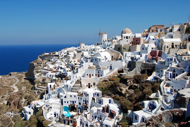Santorini Highlights and Venetian Castles Small-Group Day Tour - Pyrgos hilltop viewpoints: Venetian castle views over the caldera
