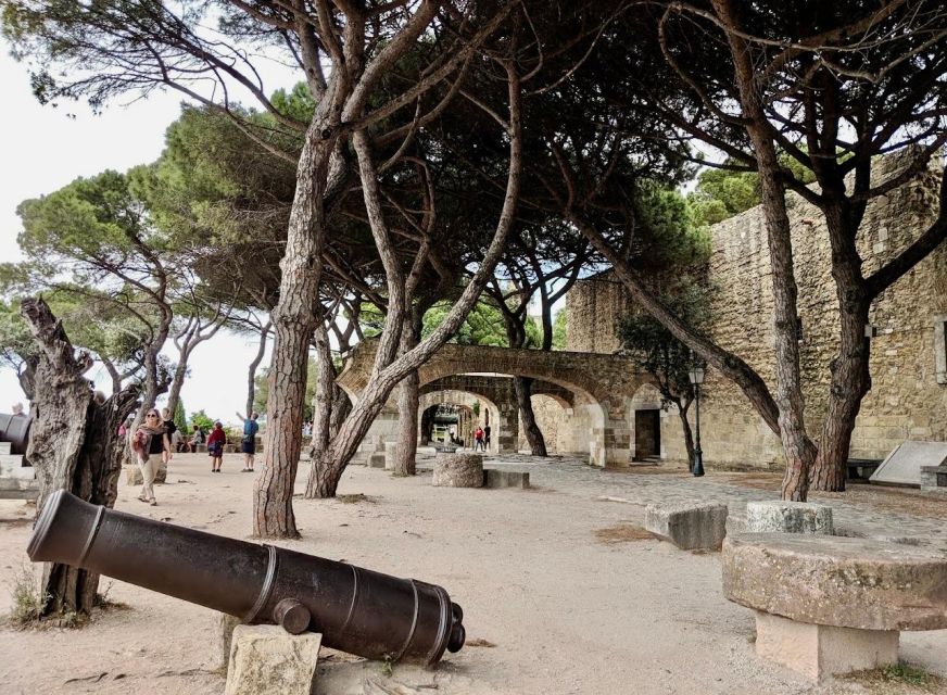 São Jorge Castle Skip-the-line Entry Ticket - The permanent exhibition and Moorish quarter finds