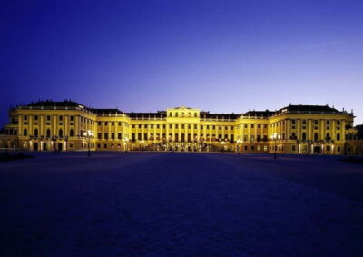 Schönbrunn Palace: Exclusive Ticket after the opening hours - Meeting point at the palace: where you should line up