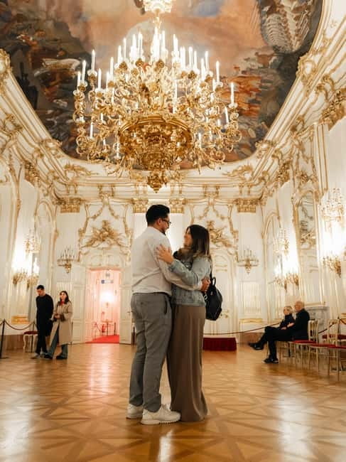 Schönbrunn Palace: Exclusive Ticket after the opening hours - How long it takes: 40 minutes and 22 staterooms