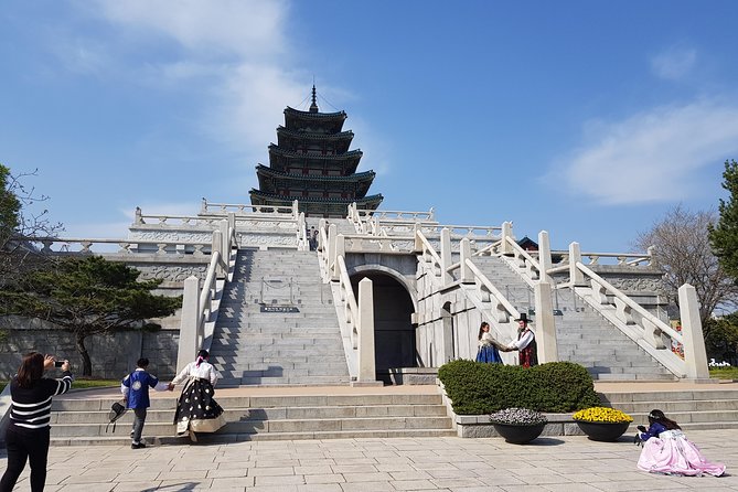 Seoul City Sightseeing Tour Including Gyeongbokgung Palace, N Seoul Tower, and Namsangol Hanok Village - Blue House Pass-By and Gyeongbokgung Palace (With the Guard Ceremony Timing)