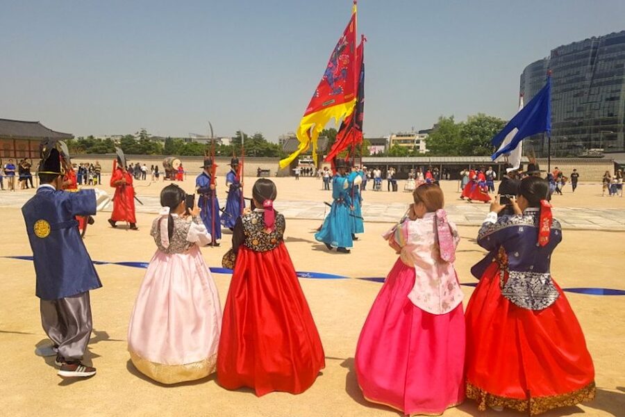 Seoul: Gyeongbok Palace and Bukchon Hanok Walking Tour - Meeting at City Hall and Getting Your Bearings Fast