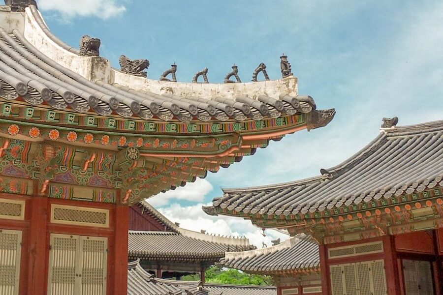 Seoul: Gyeongbok Palace and Bukchon Hanok Walking Tour - How the Guide Helps You Understand Seoul, Not Just See It