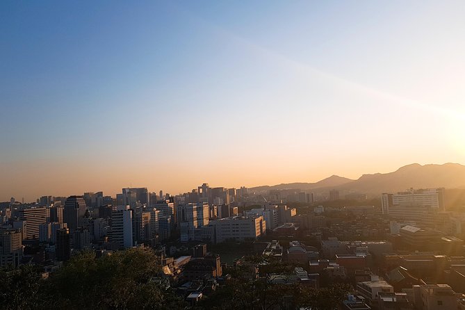 Seoul: Gyeongbok Palace, Bukchon Village, and Gwangjang Tour - Bugak Skyway (Bugak Palgakjeong): The Best View Stop for Quick Breathing Room