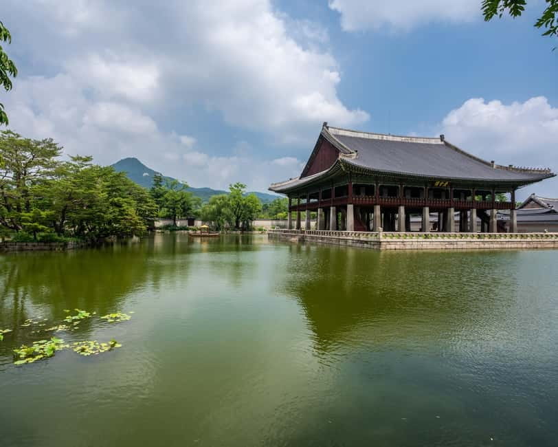 Seoul: Gyeongbokgung Palace Half Day Tour - Gyeongbokgung Palace in 2 hours: what you’ll actually see
