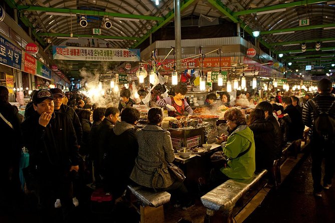 Seoul Night Tour (Gwangjang Market, Royal Palace and Naksan Park) - Naksan Park and the Seoul City Wall: the uphill payoff view