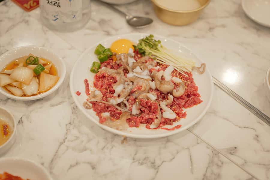 Seoul: Palace, Temple and Market Guided Foodie Tour at Night - Price and value: what $60 buys you in 4 hours