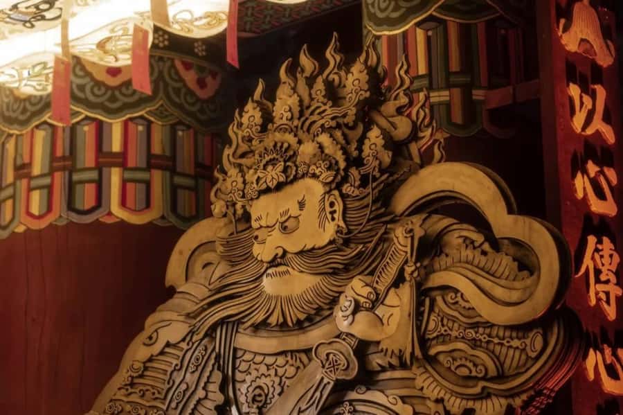 Seoul: Palace, Temple and Market Guided Foodie Tour at Night - The big idea: history first, then you eat your way through Jongno