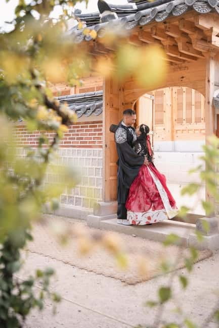 Seoul: Professional Hanbok Photography at Gyeongbok Palace - Geunjeongjeon Photo Stop: The Royal Centerpiece Moment