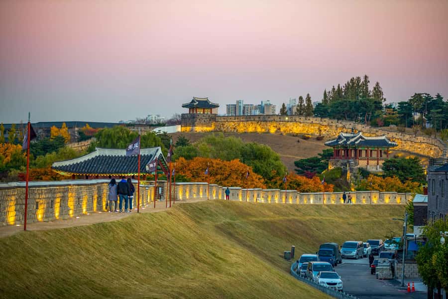 Seoul : Suwon Hwaseong Fortress+Starfield Library+Waujeongsa - Starfield Library: the modern photo stop that actually feels like culture