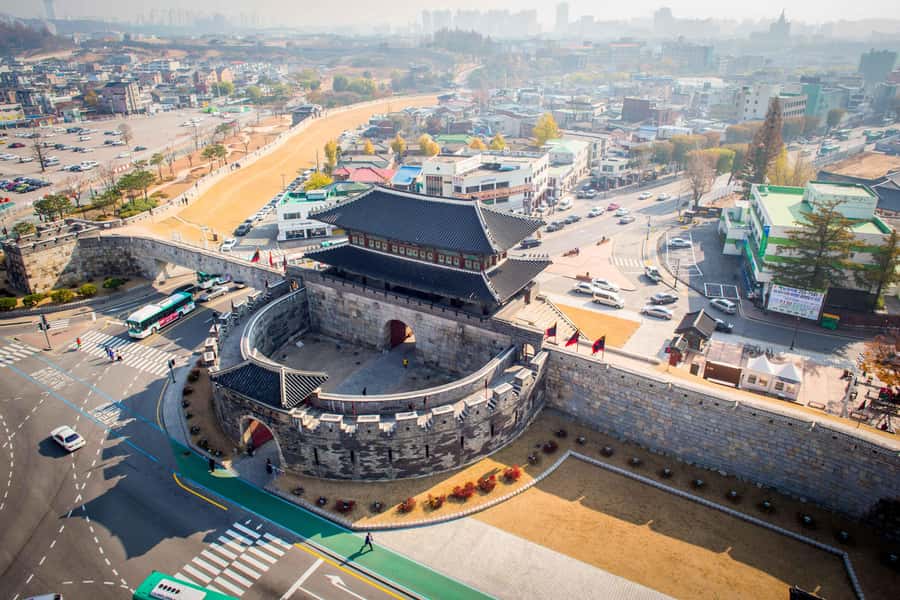 Seoul : Suwon Hwaseong Fortress+Starfield Library+Waujeongsa - Small realities that can affect your experience