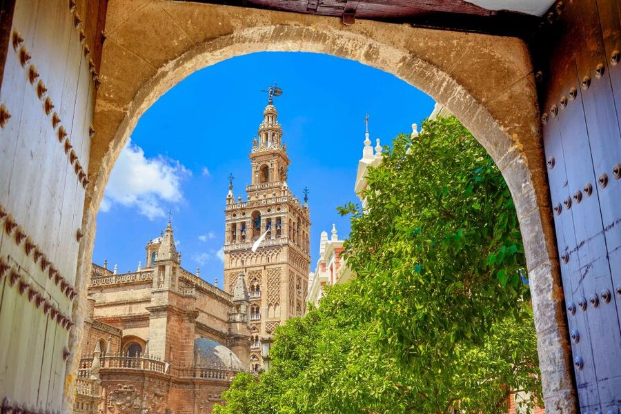 Seville: Alcázar Guided Palace Tour with Priority Access - Priority Access vs. Self-Guided: Which One Makes Sense for You?