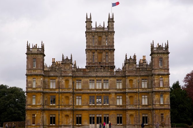 Shared Group Downton Abbey and Highclere Castle Tour from London - Bampton village walk: Bampton Library, church sights, and the Crawley home vibe