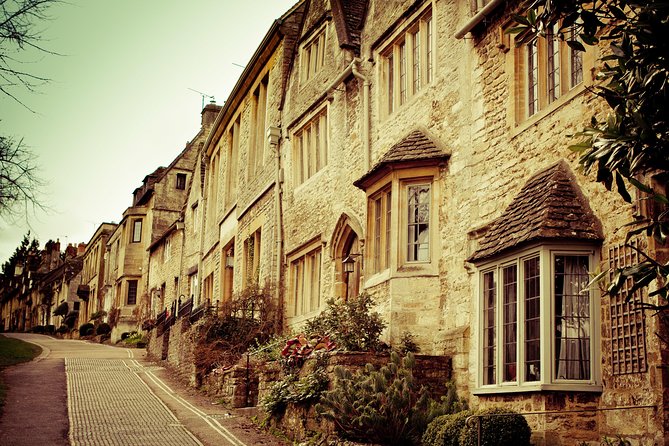Shared Group Downton Abbey and Highclere Castle Tour from London - Time, comfort, and what to pack for a long filming day