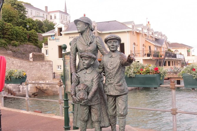 Shore Excursion From Cork: Including Blarney Castle and Kinsale - Morning Pickup in Cobh: Finding Your Bus by 8:00 am
