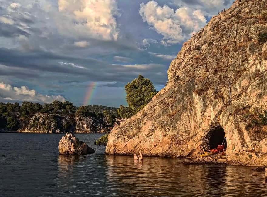Šibenik: Sea Kayaking Tour to St. Nicholas Fortress - Cooling off at the secret beach by the caves