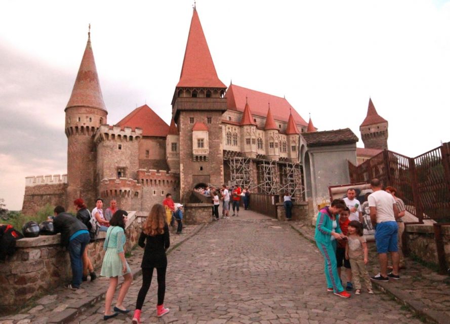 Sibiu: Alba Iulia and Corvin Castle Guided Tour - Getting picked up in Sibiu and enjoying the drive (without turning it into a chore)