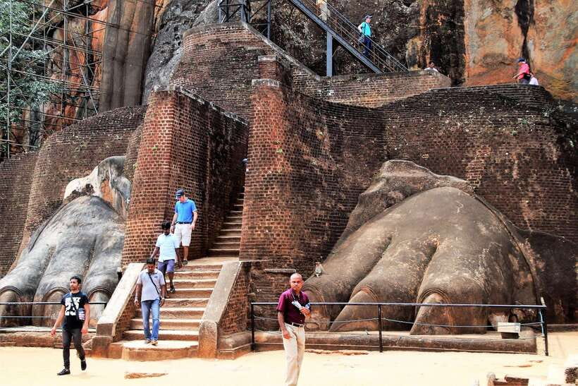 Sigiriya: Rock Fortress Private Guided Walking Tour - Key highlights to look for