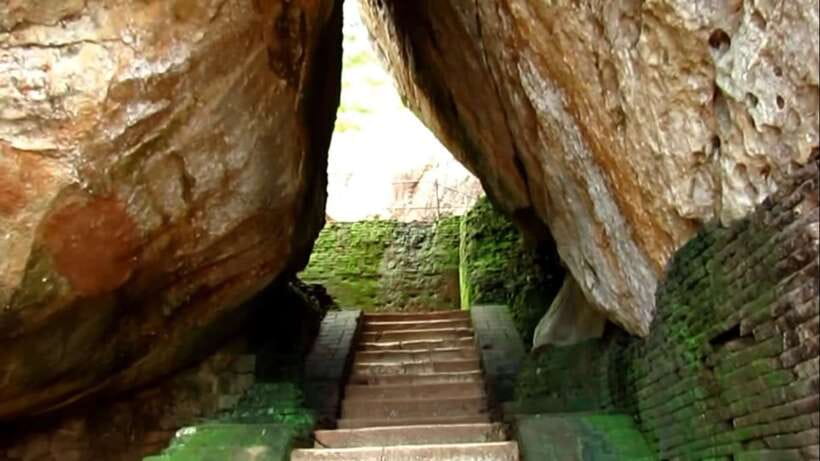 Sigiriya: Rock Fortress Private Guided Walking Tour - Who should book this tour, and who should skip it
