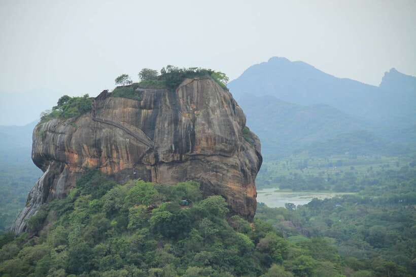 Sigiriya: Rock Fortress Private Guided Walking Tour - Pools and boulder gardens: where the route becomes a lesson