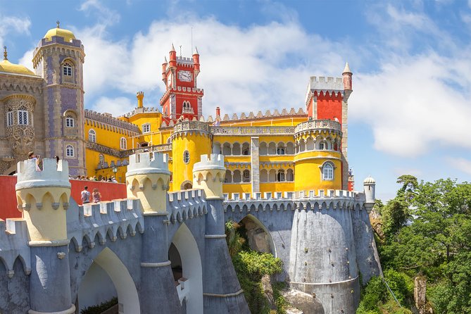 Sintra-Cascais-Pena Palace 8-People Small Group Tour from Lisbon - Cascais Old Town and marina strolls, plus the gelato stop