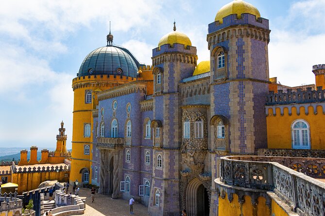 Sintra-Cascais-Pena Palace 8-People Small Group Tour from Lisbon - How long is the day, and how does the pace really feel?