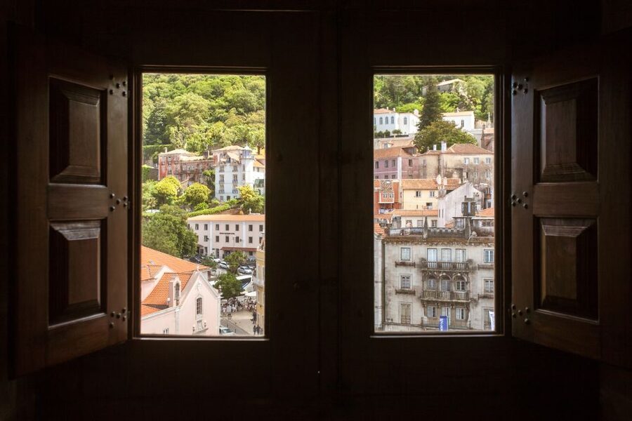 Sintra: Half-Day Tour with Royal Palace Ticket - Who should book this Sintra half-day tour