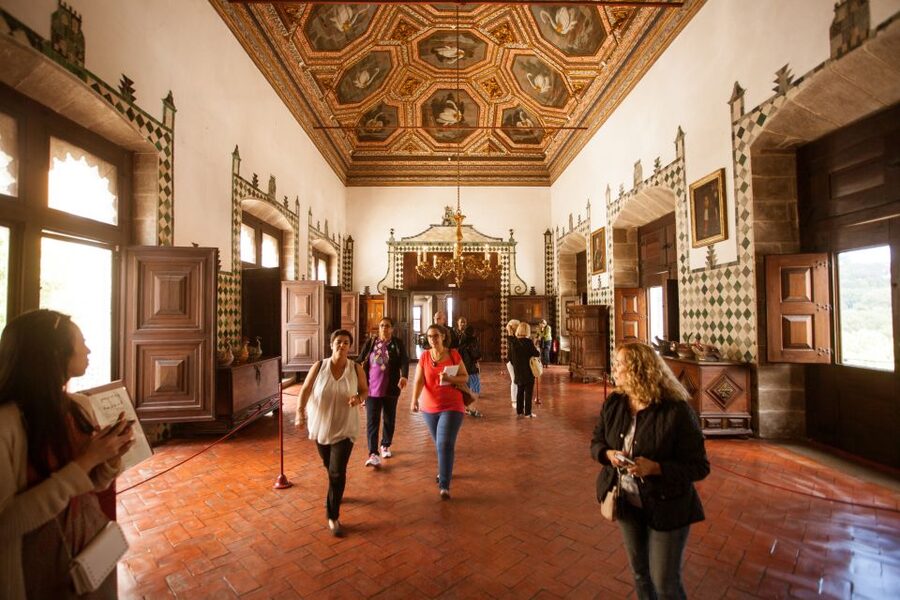 Sintra: Half-Day Tour with Royal Palace Ticket - Transportation, comfort, and group reality on a 5-hour day