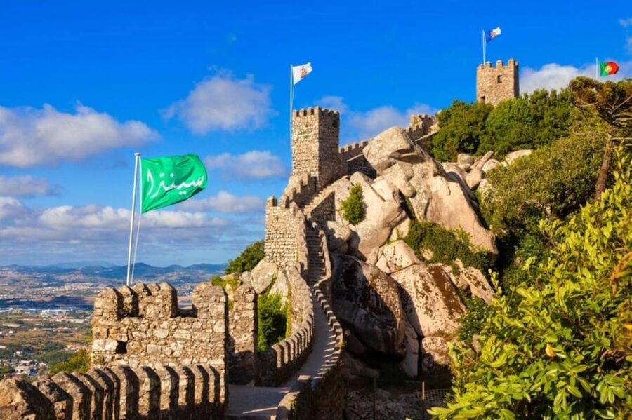 Sintra: Official Public Bus Transport: All Palaces & Castles - Green Line 435 and Monserrate: quieter sightseeing potential