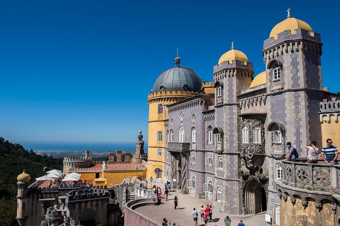 Sintra Palaces Private Tour with Pena Palace and Quinta da Regaleira - Centro Histórico de Sintra: your lunch window and an optional extra
