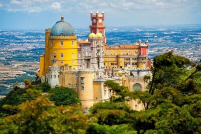 Sintra, Pena Palace, Cabo da Roca and Cascais from Lisbon - Sintra Historical Center: one hour to get your bearings