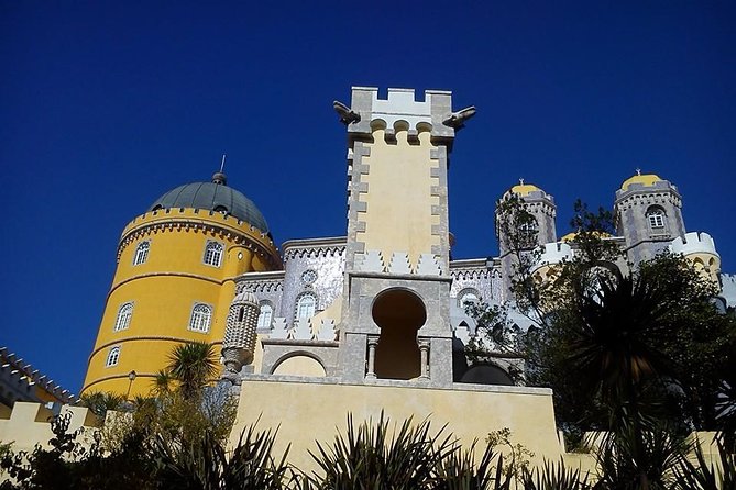 Sintra, Pena Palace, Cabo Roca, Cascais Small Group from Lisbon - Guides Make or Break the Day: What the Tour Gets Right