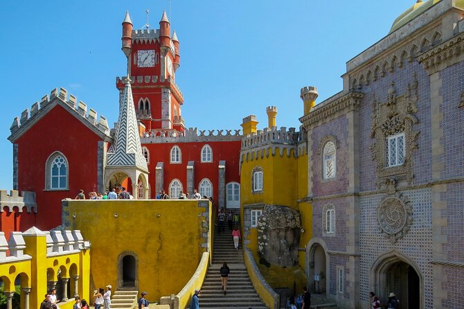 Sintra, Pena Palace, Quinta da Regaleira & Cascais Group Tour - Sintra Stop + Free Time: How to Use Your Hour Wisely