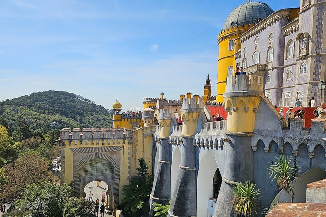 Sintra, Pena Palace, Quinta da Regaleira & Cascais Group Tour - Group Size and the Human Factor: When Guides Make the Difference